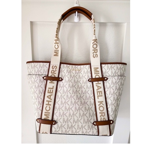 Michael Kors Handbags - Michael Kors Maeve Large Logo Monogram
Open Tote Vanilla White $428
38S4G5VT3B